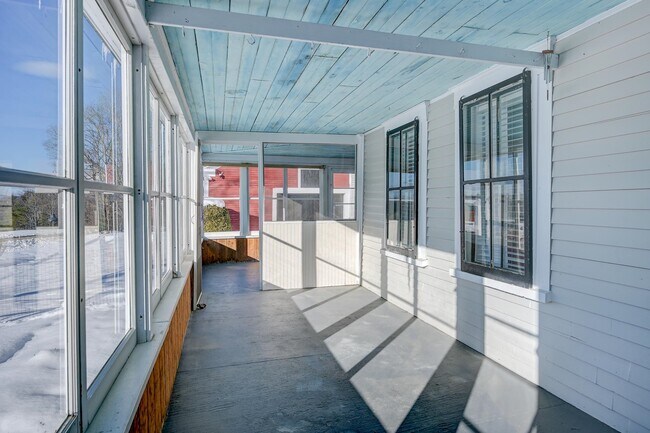 Foto del edificio - 1283 E Madison Rd