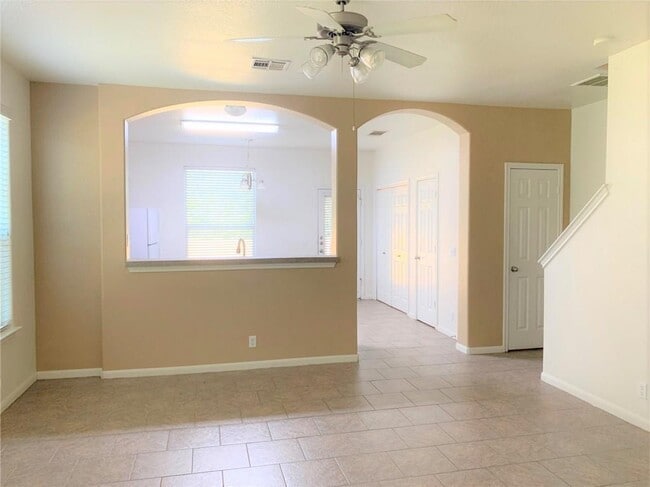 Building Photo - 2402 Allred Dr