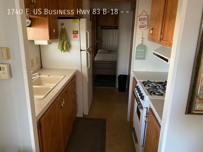 Foto del edificio - 1740 E US Business Hwy