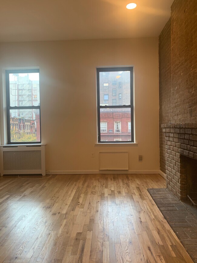 Building Photo - 67 W 73rd St