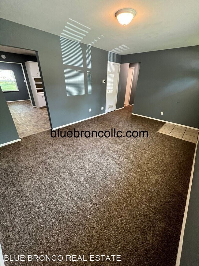 Building Photo - 3 br, 1 bath House - 7502 E 110th St