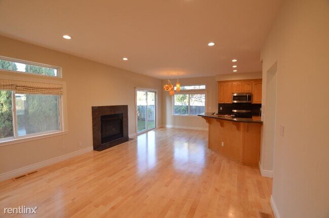 Building Photo - 4 br, 3 bath House - 663 Crockett Ave