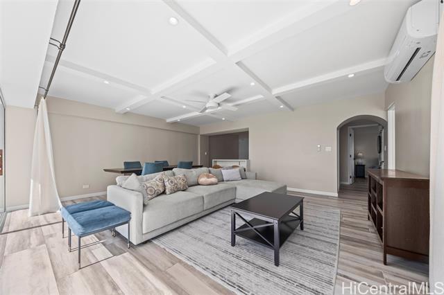 Building Photo - 1645 Ala Wai Blvd