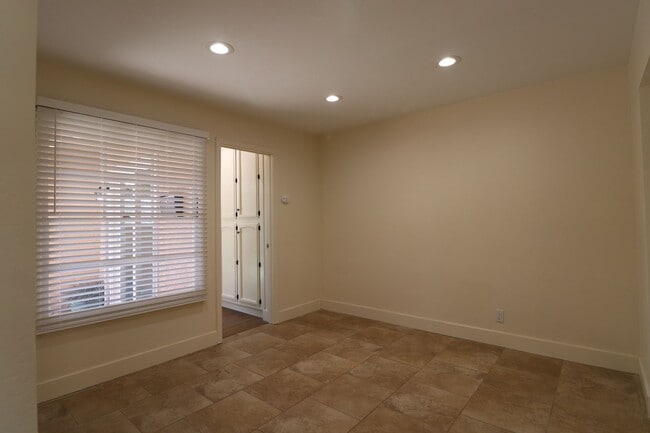 Foto del edificio - **Spacious 4-Bedroom Home for Rent – Northeast Santa Maria**