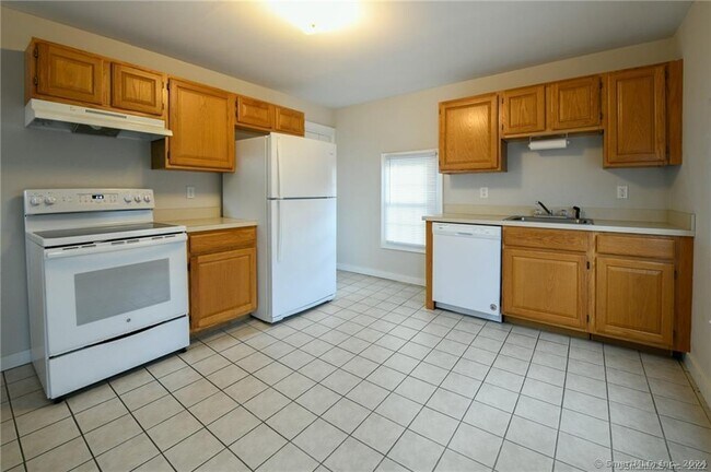 Building Photo - 217 Maple Ave