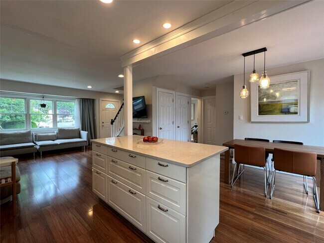 Building Photo - 44 Fieldstone Dr