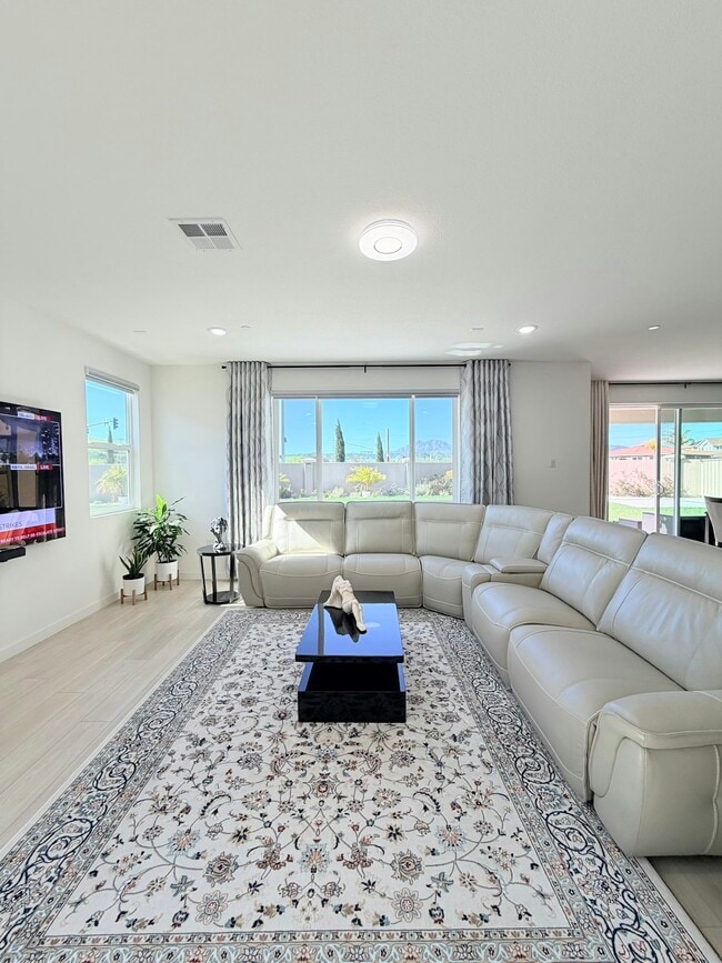 Foto del edificio - 5396 High Vly Ln