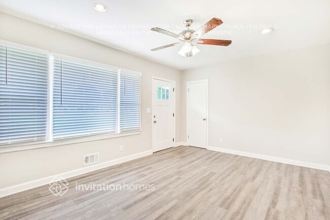 Building Photo - 1620 Flintwood Dr SE