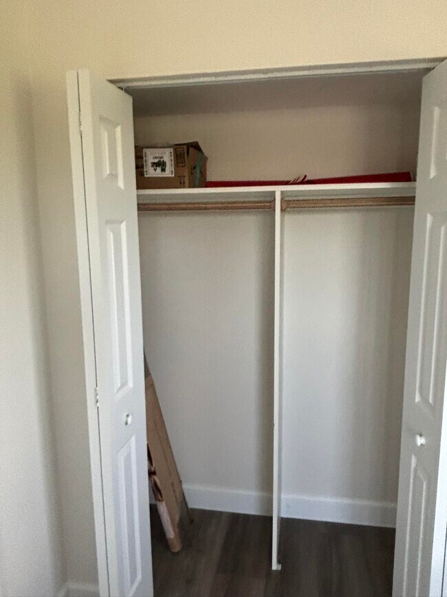 Foto del edificio - 2668 Garden Dr N