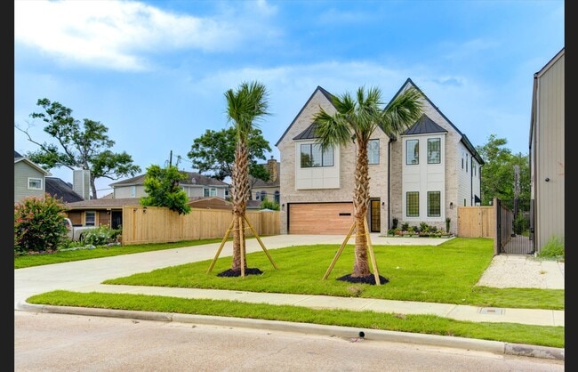 Building Photo - 3909 Ella Blvd