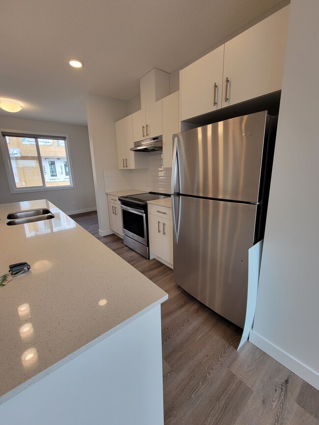 Building Photo - 2796-2796 Maple Way NW