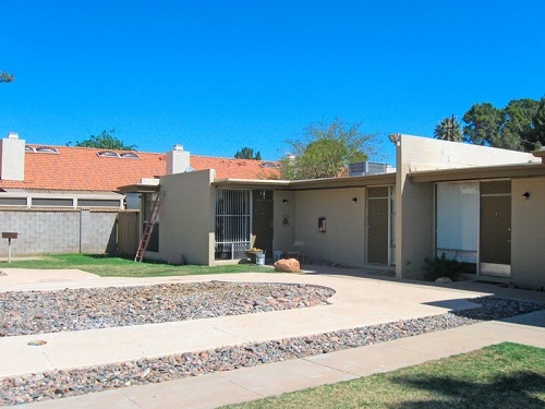 Primary Photo - Garden Apartments