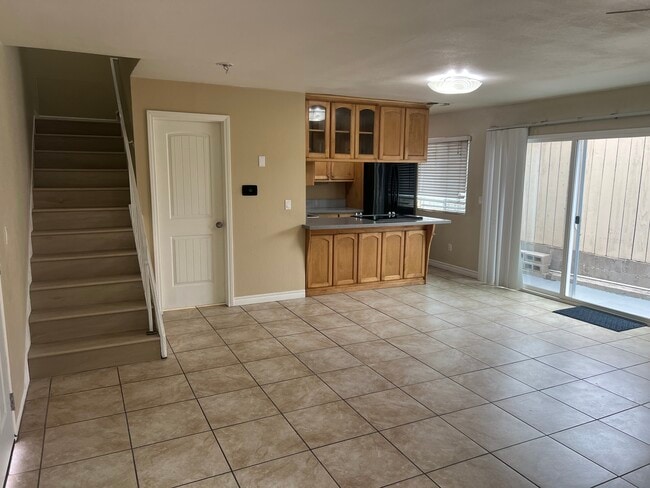 Building Photo - 1070 Fifth Ave