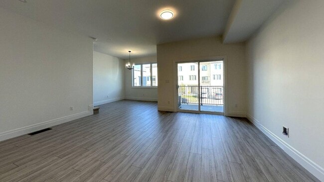 Building Photo - 89 Buchanan Ave