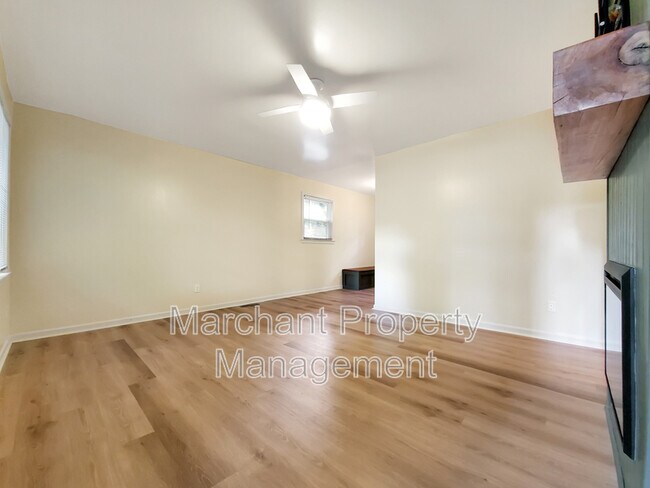 Foto del edificio - 106 Carlton Ct