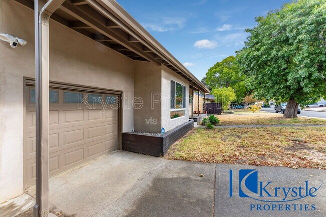 Foto del edificio - 175 Toyon Dr