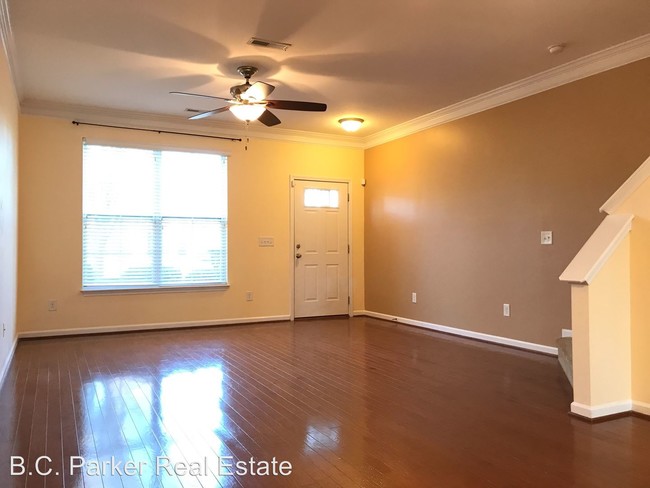 Building Photo - 2 br, 2.5 bath House - 1112 Kelso Lane