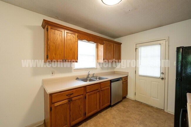Building Photo - 1330 Joyner Dr