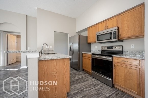 Foto del edificio - NOW AVAILABLE! - 4301 Reynolds Oaks Place,...