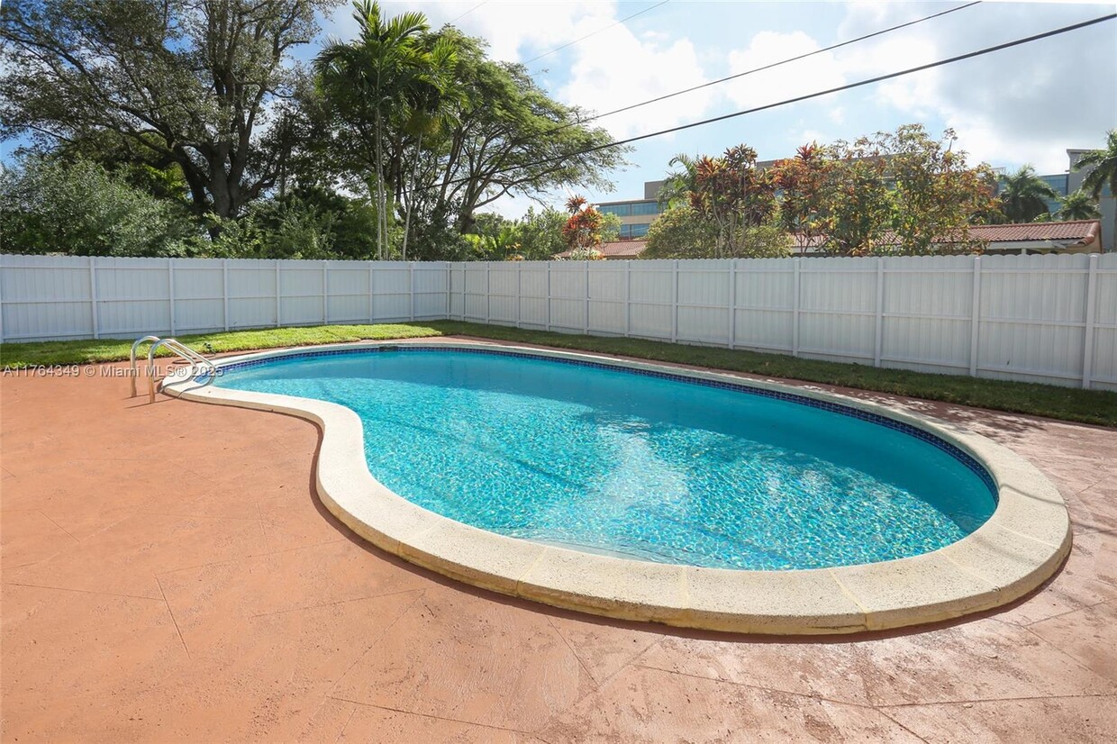 Foto principal - 8870 SW 87th St