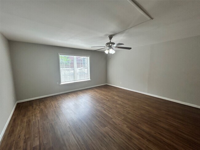 Foto del edificio - 807 Heights Blvd