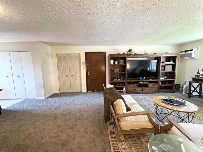 Building Photo - Rent-ready this July: 2 Bedroom and 1 Bath...