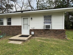 Building Photo - 4946 Robin St