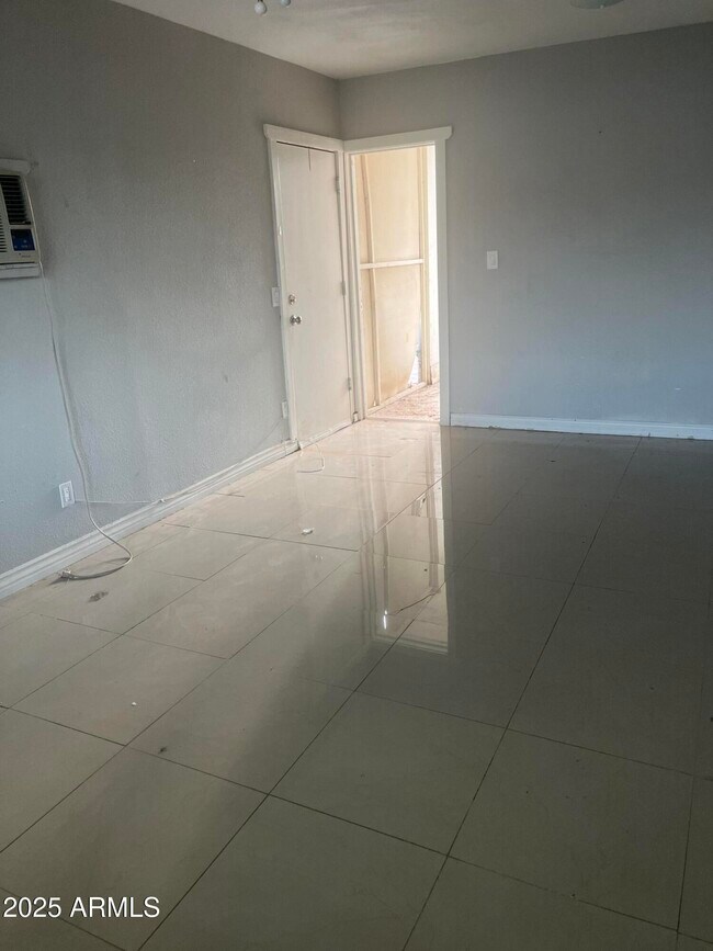 Foto del edificio - 3605 S Cutler Dr