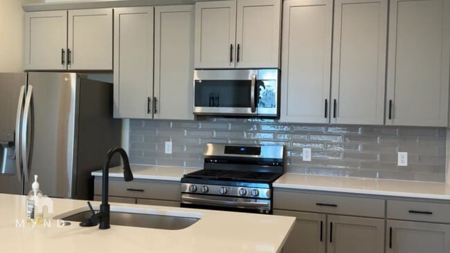 Foto del edificio - 6153 N Ceylon St