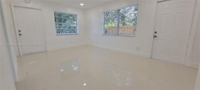 Foto del edificio - 831 NW 14th Way
