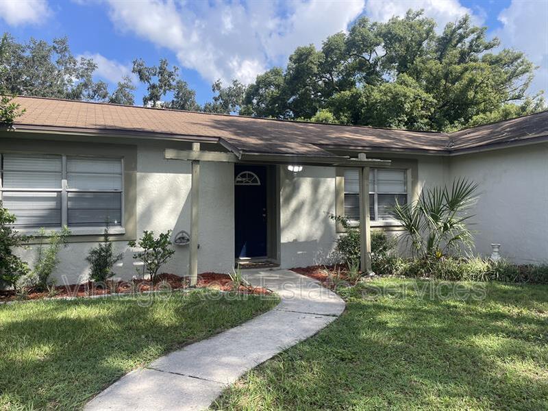 Foto principal - 11604 Valencia Dr