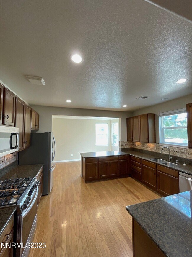 Foto del edificio - 2145 Tara Ridge Trail