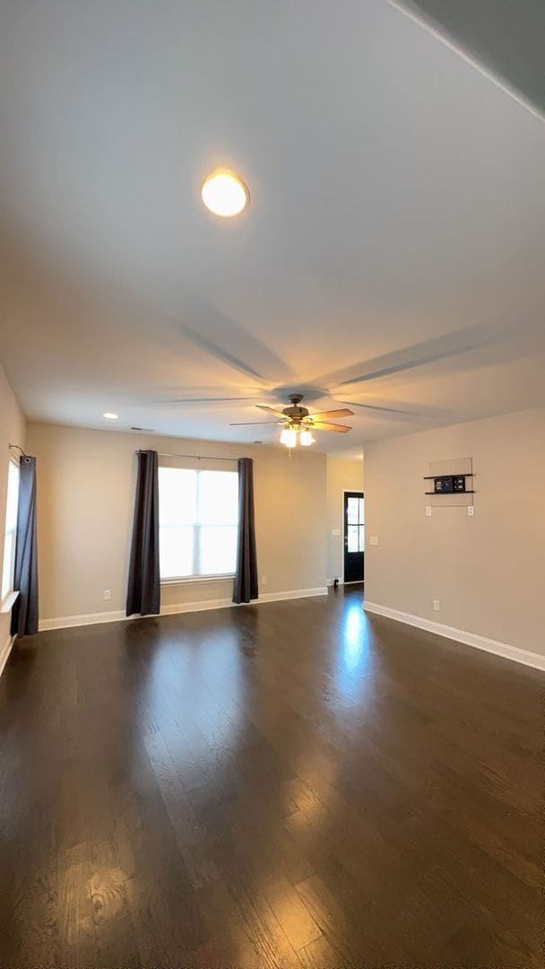 Foto del edificio - AVAILABLE NOW!! Beautiful 4 bd in Cambridg...