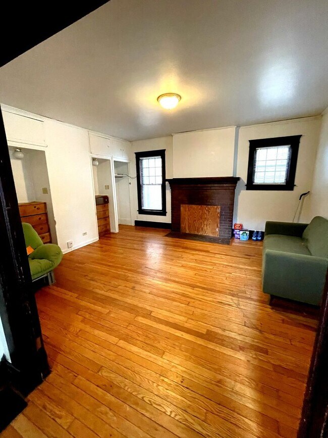 Foto del edificio - 1011 Vaughn St