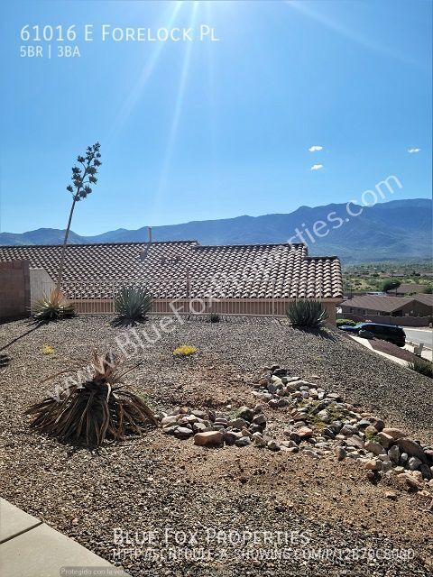Building Photo - 5 Bedroom, 3 Bathroom Home in Eagle Crest