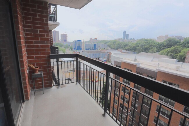 Foto del edificio - 700 1st St