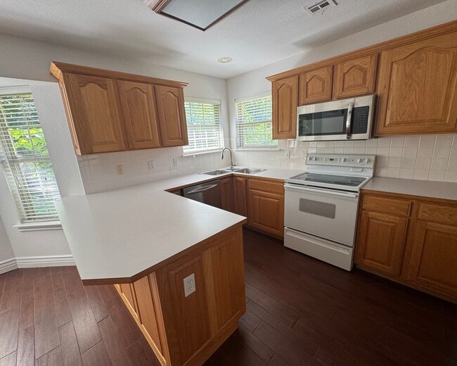 Building Photo - 5213 S 60th Pl