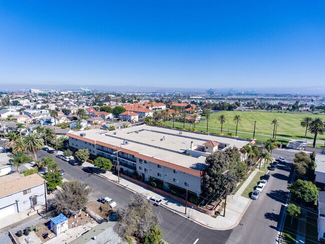 La Corona Del Mar Apartments San Pedro Ca Apartments Com