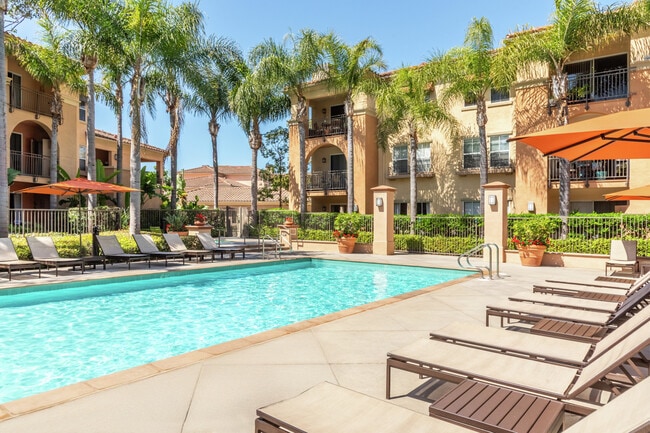 Building Photo - Villa Coronado Apartment Homes