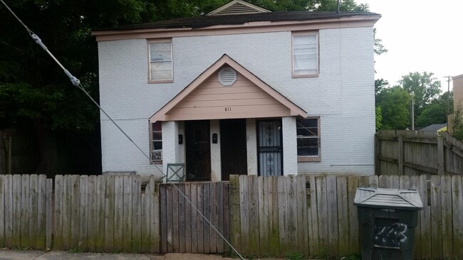 Photo - 811 Polk Ave Townhome