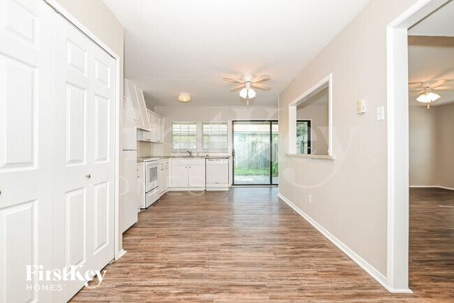 Foto del edificio - 4906 Stagecoach Ln