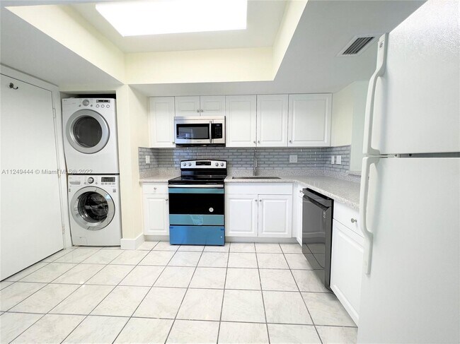 Building Photo - 20920 SW 83rd Ave