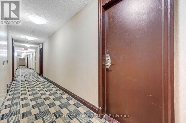 Photo du bâtiment - 208 Enfield Pl