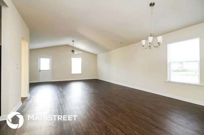 Building Photo - 2613 Stinger Dr