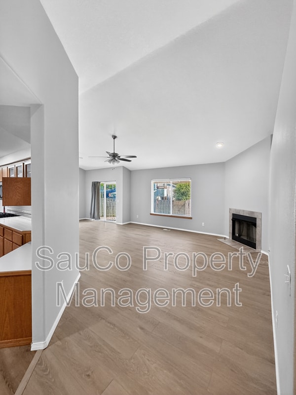Foto del edificio - 205 NW 8th Ct