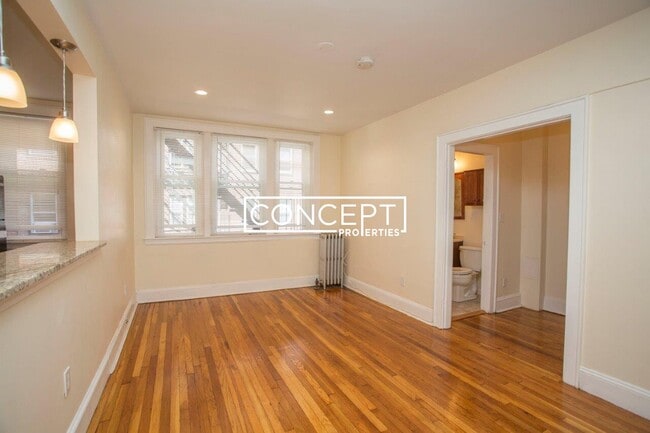 Building Photo - 136 Highland Ave