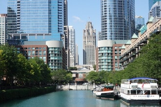 Building Photo - 440 N McClurg Ct
