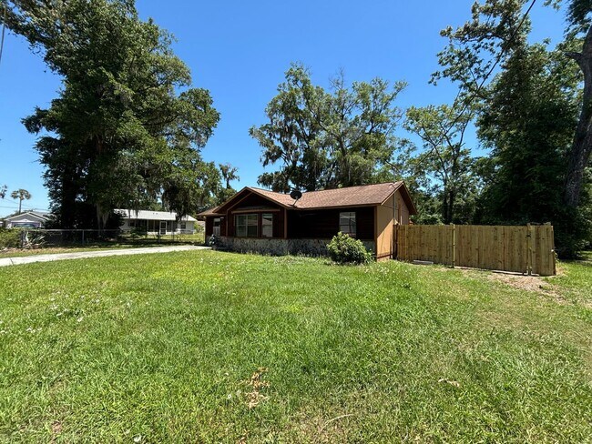 Foto del edificio - Ocala Park Estates / 2/2 ***Won't Last***