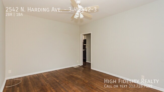 Foto del edificio - 2542 N Harding Ave