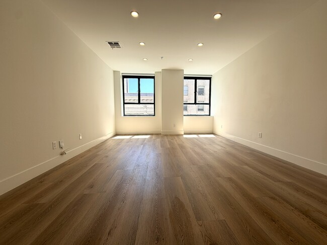 Living Room - Premiere Towers